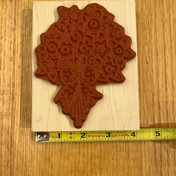 Azadi Earles Mounted Wooden Rubber Stamp. Flower Bouquet M772 Big Bow w/ Hearts - Picture 3 of 5
